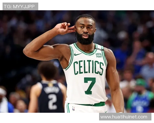 凯尔特人半场领先活塞杰伦布朗表现出色康宁汉姆努力追分